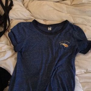 old navy tshirt